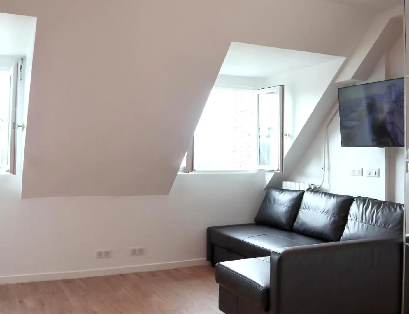 Trocadero & Eiffel Tower Bed & Breakfast Paris
