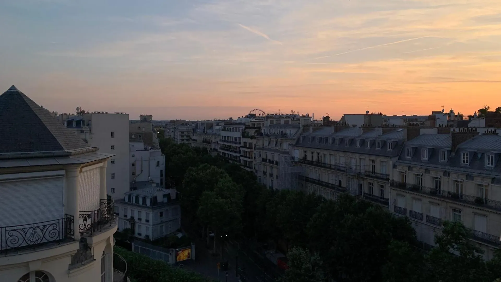Trocadero & Eiffel Tower Bed & Breakfast Paris