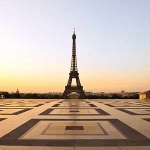  Couette-café The Charming Trocadero Eiffel Tower